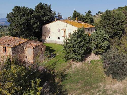 Foto - Haus in Pomarance, Toscana, 610 m²