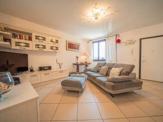 Foto - 3 Zimmer Etagenwohnung zum Kaufen in Rosignano Marittimo