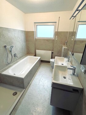 TGL-Bad Wanne + Dusche - 