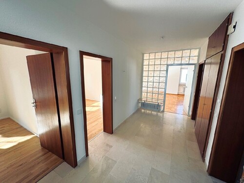 Flur zum Wohnzimmer - 