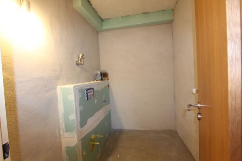 Gäste-WC + WM-Anschluss zum Ausbau - 