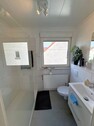 neuwertiges TGL-Duschbad mit niedrigen Einstieg - 