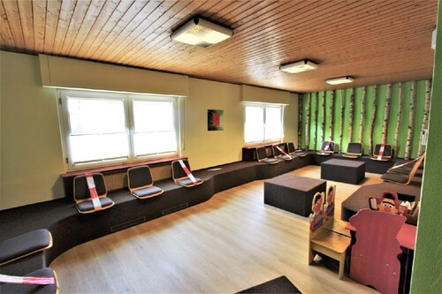 Wartezimmer - 8 Zimmer Büro in Seligenstadt