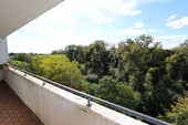 Balkonblick - 4 Zimmer Etagenwohnung zum Kaufen in Offenbach