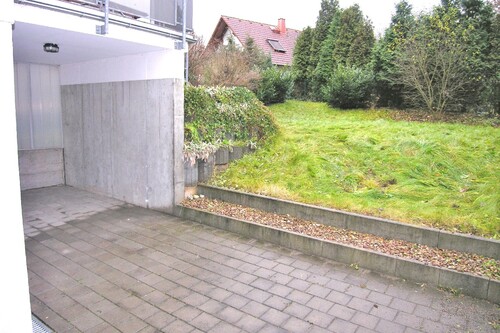 UG: Freisitz mit Halle - 