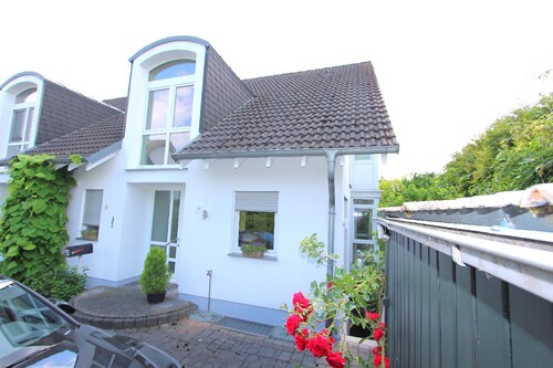 Eingang - 4 Zimmer Doppelhaushälfte in Hainburg