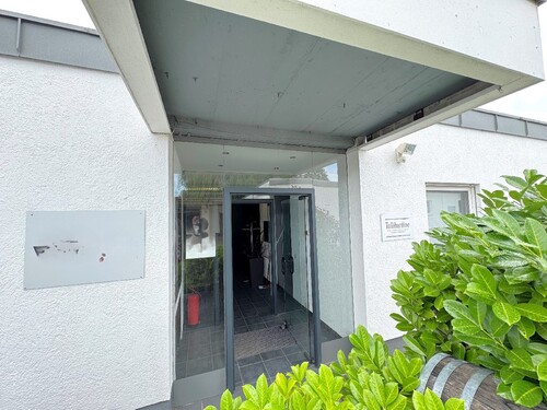 Eingang Bürogebäude - 7 Zimmer Halle in Mainhausen