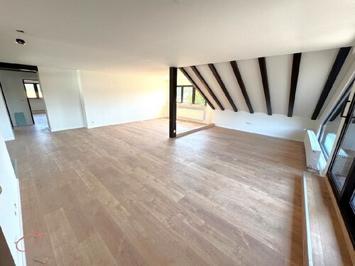 Wohnzimmer - 3 Zimmer Dachgeschoßwohnung zur Miete in Seligenstadt