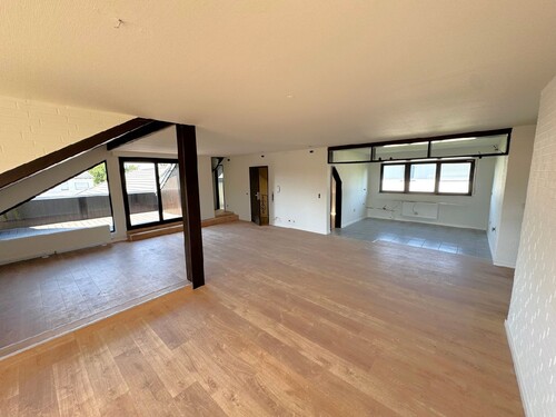 Wohnzimmer + offene Küche - 3 Zimmer Dachgeschoßwohnung in Seligenstadt
