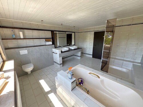 ...und Dusche - 