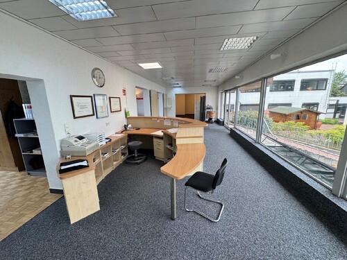 Ausstellung/Empfang - 5 Zimmer Büro zur Miete in Mainhausen
