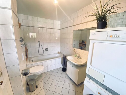 TGL-Bad mit Wanne... - Etagenwohnung mit 62,00 m&sup2; in Seligenstadt zur Miete