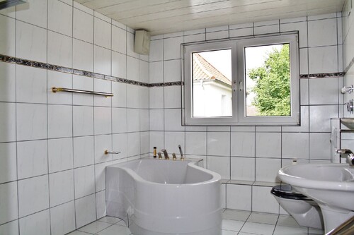 DG TGL-Bad mit Wanne... - 