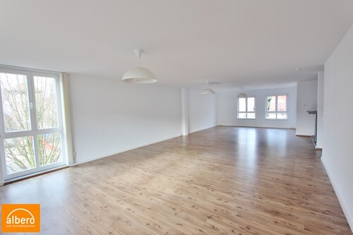 großer Büroraum - albero:) repräsentatives Firmendomizil - mit Aufzug