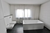 große freistehende Wanne - 