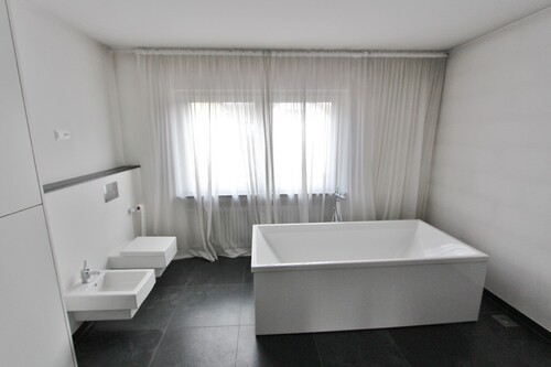 große freistehende Wanne - 