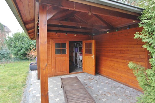 Gartenhaus + Freisitz - 