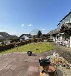 JUWEL - INKLUSIVE EINBAUKÜCHE & GARTEN & GARAGE - Lauben