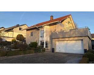 FAMILIENFREUNDLICH - RUHIG GELEGEN - MIT GARTEN - Bad Emstal