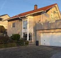 FAMILIENFREUNDLICH - RUHIG GELEGEN - MIT GARTEN - Bad Emstal