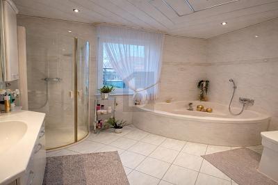 Foto - 9 Zimmer Mehrfamilienhaus, Wohnhaus in Bad Emstal