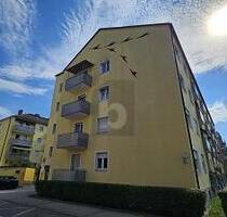 CHARMANTE ANLAGE MIT BALKON UND EINBAUKÜCHE - München