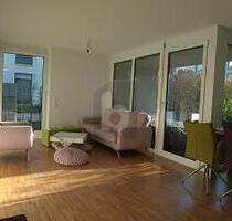 NEUWERTIG, EFFIZIENT, MODERN, MÖBLIERT - MIT GARTEN - Stuttgart Birkach