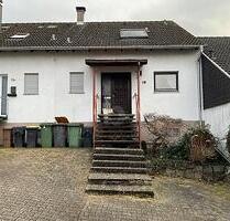 KLEINES ZUHAUSE MIT POTENZIAL - 309.000,00&nbsp;EUR Kaufpreis, ca.&nbsp; 136,00&nbsp;m&sup2;&nbsp;Wohnfl&auml;che in Gernsbach (PLZ: 76593)