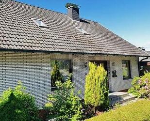 IN TOPLAGE MIT WEITBLICK - 285.000,00&nbsp;EUR Kaufpreis, ca.&nbsp; 167,00&nbsp;m&sup2;&nbsp;Wohnfl&auml;che in Dassel (PLZ: 37586)