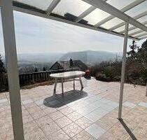 RUHIGE LAGE, VIEL PLATZ MIT UNVERBAUBARER AUSSICHT - Morschen