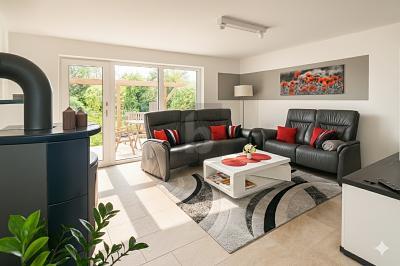 Foto - WOHNEN MIT CHARME: TERRASSE, BALKON, GARAGE