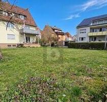 ATTRAKTIV TEILERSCHLOSSEN MIT 3 GARAGEN - Korntal-Münchingen