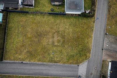 Foto - RUHIG LEBEN, STADTNAH BLEIBEN, IHR PLATZ IM GRÜNEN