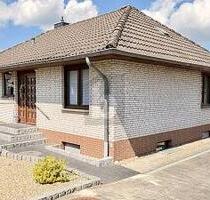 EBENERDIG WOHNEN MIT VOLLKELLER UND GARAGE - Bad Bodenteich