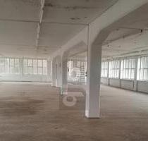 ARBEITEN AUF 500 M2 FÜR PRODUKTION O LAGER - Burladingen