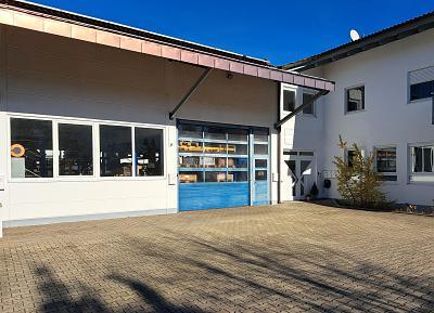 Foto - HALLE MIT 318 M² UND FREIFLÄCHE MIT 300 M²