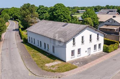 Foto - VIEL PLATZ, WERKSTATT & 300 M² AUSBAUPOTENZIAL