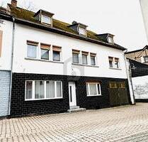 AN DER MOSEL WOHNEN, WO ANDERE URLAUB MACHEN - Neumagen-Dhron