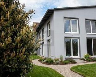 STIL UND KOMFORT IN ZENTRUMSNAHEM NEUBAU - Obernburg am Main
