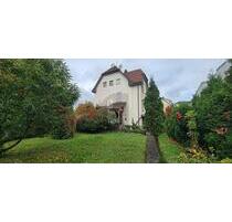 ZENTRAL MIT GROßEM GARTEN & AUSBAUPOTENTIAL - Kirchheim unter Teck