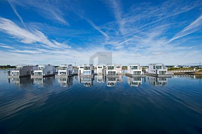 Foto - ELEGANT & EINZIGARTIG - FERIENHAUS AUF DEM WASSER