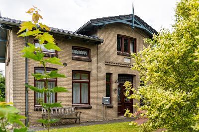 Foto - HISTORISCHES WOHNENSEMBLE MIT KUTSCHERHAUS