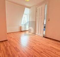 KOMPAKTES ZUHAUSE ÜBER DEN DÄCHERN VON ALTONA - Hamburg