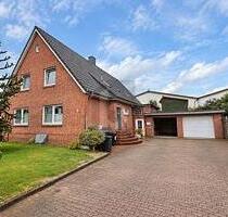 TAUBENSCHLAG UND GARTENOASE - 509.000,00&nbsp;EUR Kaufpreis, ca.&nbsp; 240,00&nbsp;m&sup2;&nbsp;Wohnfl&auml;che in Büdelsdorf (PLZ: 24782)