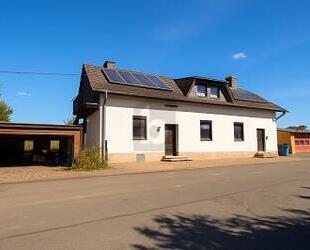 GROßZÜGIGES WOHNHAUS MIT VIELEN MÖGLICHKEITEN - Sellerich