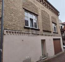 ZENTRAL. CHARMANT. LEBENSWERT. - 230.000,00&nbsp;EUR Kaufpreis, ca.&nbsp; 221,00&nbsp;m&sup2;&nbsp;Wohnfl&auml;che in Querfurt (PLZ: 06268)