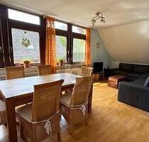 DACHGESCHOSSFLAIR IN BESTLAGE - 230.000,00&nbsp;EUR Kaufpreis, ca.&nbsp; 74,00&nbsp;m&sup2;&nbsp;Wohnfl&auml;che in Baden-Baden (PLZ: 76534)