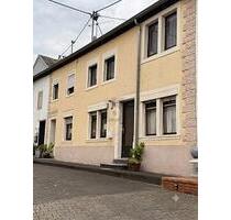 EHEMALIGES WOHN- UND GESCHÄFTSHAUS - Herforst