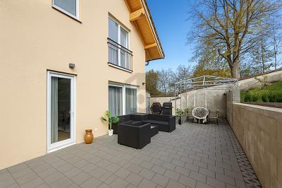 Foto - VIEL PLATZ MIT KLEINEM GARTEN + 3 KFZ-STELLPLÄTZEN