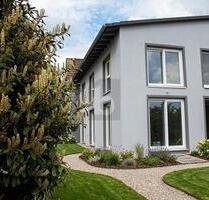 STIL UND KOMFORT IN ZENTRUMSNAHEM NEUBAU - Obernburg am Main